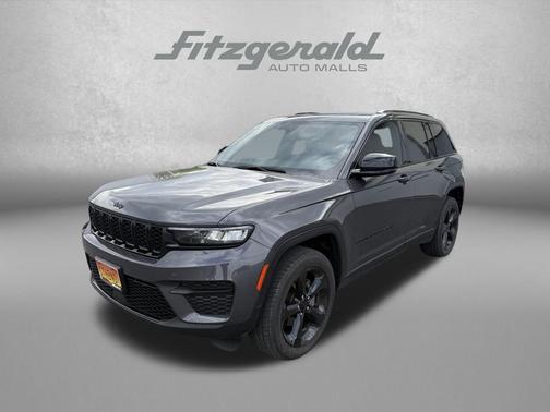 Baltic Gray Metallic Clearcoat 2024 Jeep Grand Cherokee Altitude