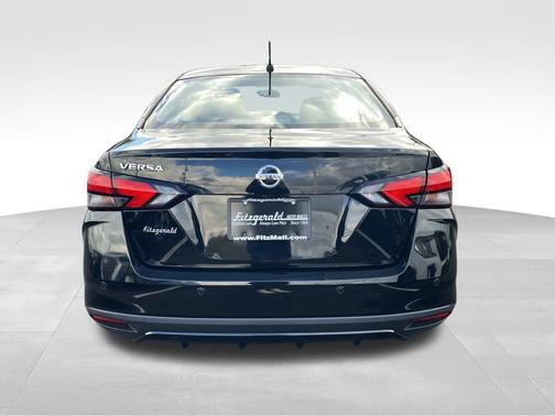 2021 Nissan Versa 1.6 S