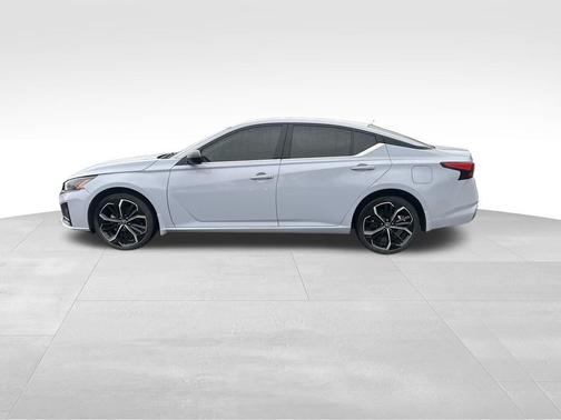 2023 Nissan Altima SR Intelligent AWD