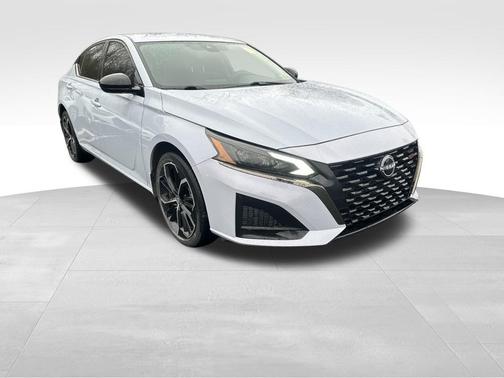 2023 Nissan Altima SR Intelligent AWD
