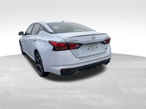2023 Nissan Altima SR Intelligent AWD