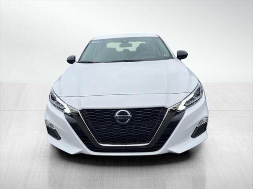 2022 Nissan Altima SR FWD