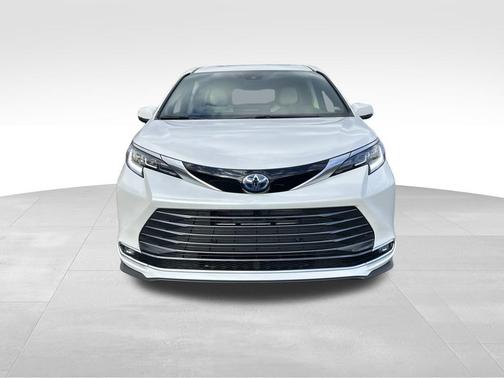 2025 Toyota Sienna Limited