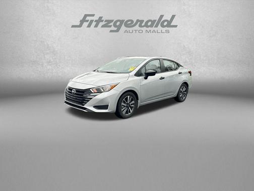 Brilliant Silver Metallic 2024 Nissan Versa 1.6 S