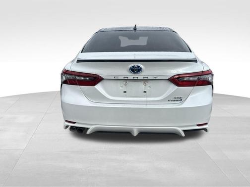 2024 Toyota Camry Hybrid SE