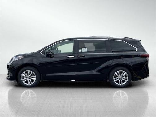 2025 Toyota Sienna Limited 7-Passenger