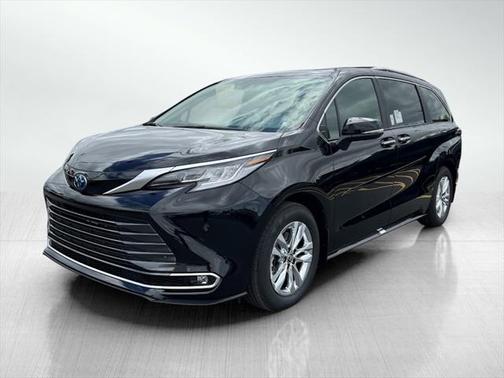 2025 Toyota Sienna Limited 7-Passenger
