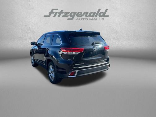 Midnight Black Metallic 2019 Toyota Highlander Limited
