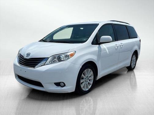 2013 Toyota Sienna XLE