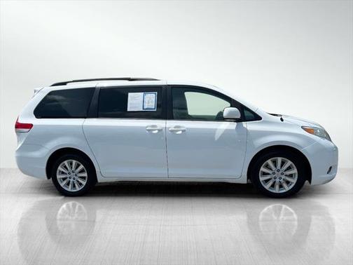 2013 Toyota Sienna XLE