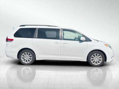 2013 Toyota Sienna XLE