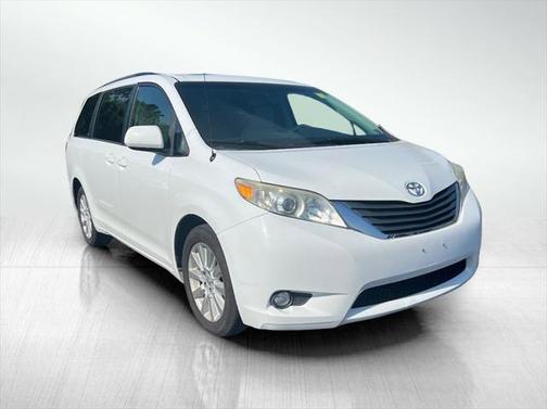 2013 Toyota Sienna XLE
