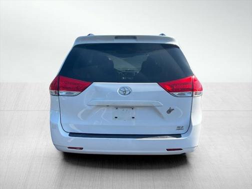 2013 Toyota Sienna XLE