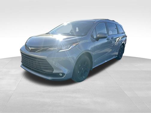 2025 Toyota Sienna Woodland Edition