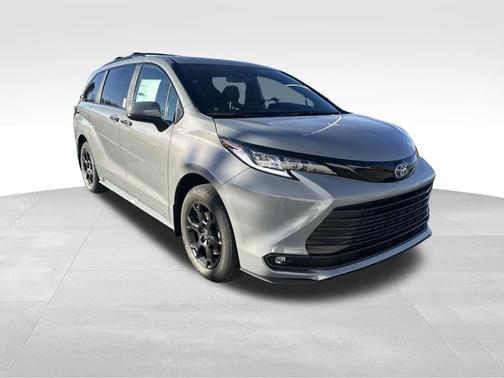 2025 Toyota Sienna Woodland Edition