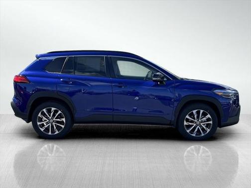 2025 Toyota Corolla Cross XLE