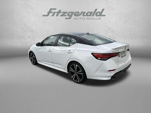 Aspen White/Super Black 2021 Nissan Sentra SR