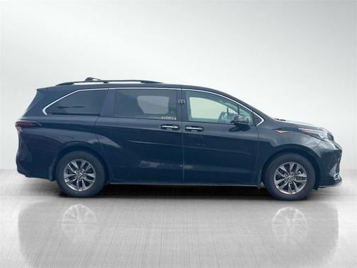2024 Toyota Sienna XLE 7 Passenger