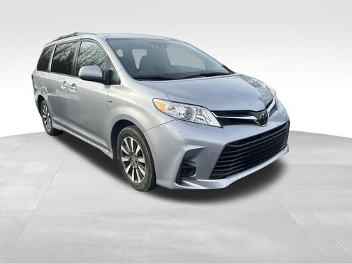 2018 Toyota Sienna LE