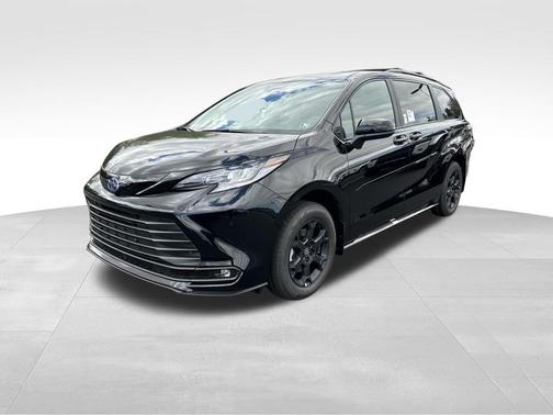 2025 Toyota Sienna Woodland Edition