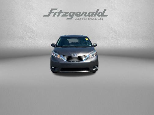 Predawn Gray Mica 2017 Toyota Sienna XLE
