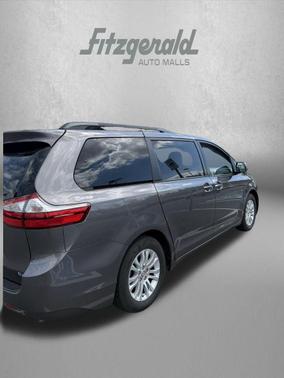 Predawn Gray Mica 2017 Toyota Sienna XLE