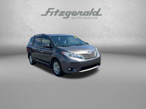 Predawn Gray Mica 2017 Toyota Sienna XLE