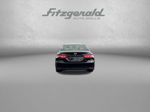 Midnight Black Metallic 2018 Toyota Camry LE