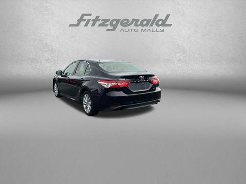 Midnight Black Metallic 2018 Toyota Camry LE