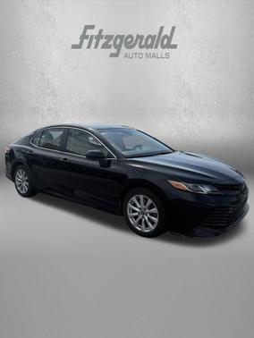 Midnight Black Metallic 2018 Toyota Camry LE