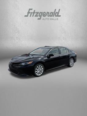 Midnight Black Metallic 2018 Toyota Camry LE