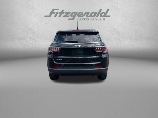 Diamond Black Crystal Pearlcoat 2023 Jeep Compass Sport