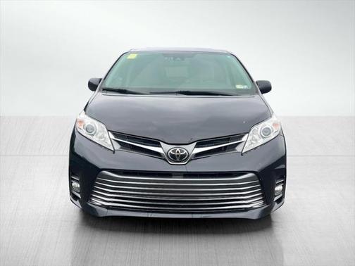 2020 Toyota Sienna XLE Premium
