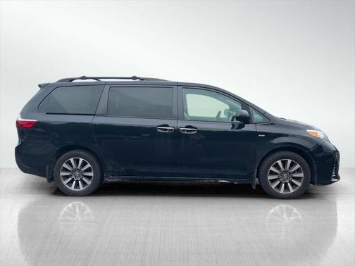 2020 Toyota Sienna XLE Premium