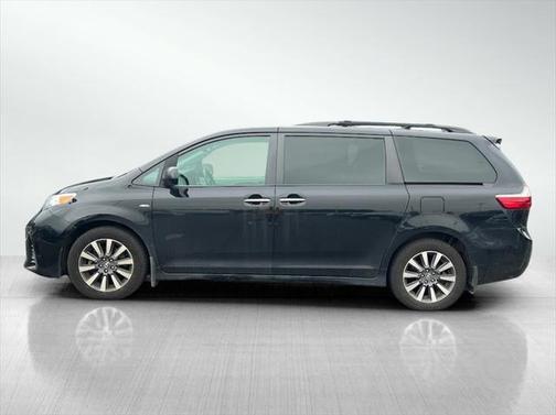 2020 Toyota Sienna XLE Premium
