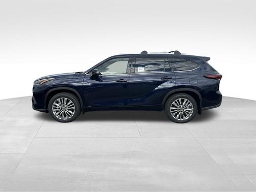 2025 Toyota Highlander Hybrid Platinum