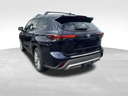 2025 Toyota Highlander Hybrid Platinum
