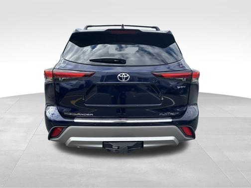 2025 Toyota Highlander Hybrid Platinum