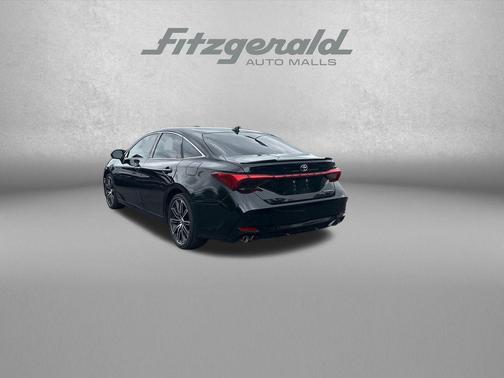 Midnight Black Metallic 2019 Toyota Avalon Touring