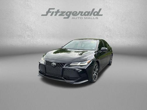 Midnight Black Metallic 2019 Toyota Avalon Touring