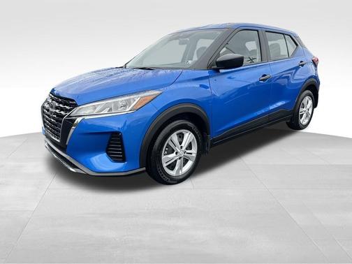 2025 Nissan Kicks S
