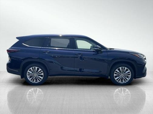 2025 Toyota Highlander Platinum