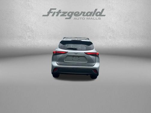Celestial Silver Metallic 2021 Toyota Highlander XLE