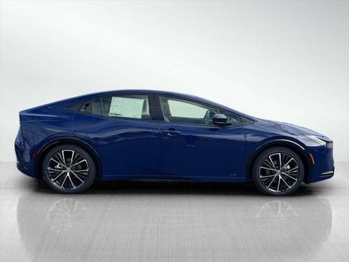 2025 Toyota Prius XLE