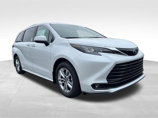 2025 Toyota Sienna XLE 7 Passenger