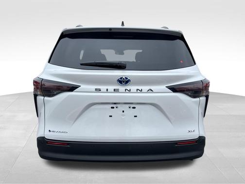 2025 Toyota Sienna XLE 7 Passenger