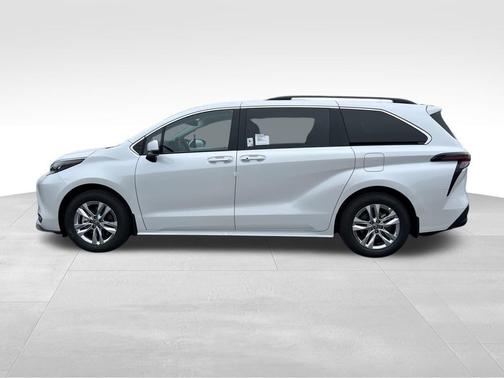 2025 Toyota Sienna XLE 7 Passenger