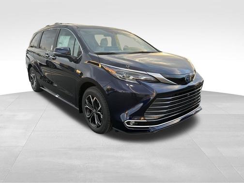 2025 Toyota Sienna Platinum