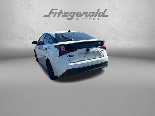 White 2022 Toyota Prius L