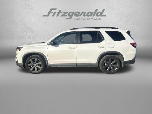 2023 Honda Pilot AWD Sport